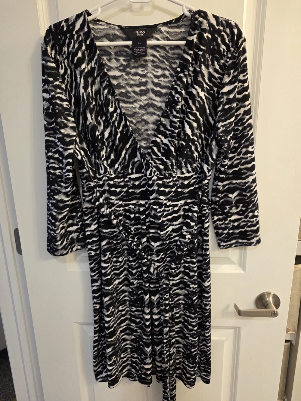 COMO Black & White Printed Long Sleeve Wrap Dress